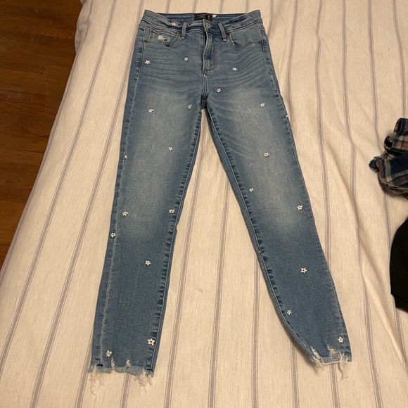 A&F Embroidered Jeans - Picture 2 of 5